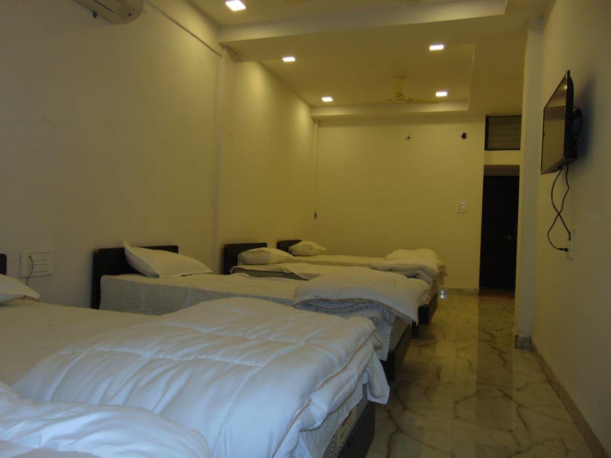 Hotel Kalajanki Ujjain Zewnętrze zdjęcie