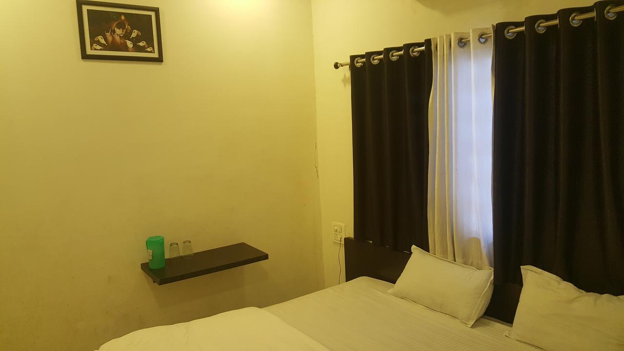 Hotel Kalajanki Ujjain Zewnętrze zdjęcie